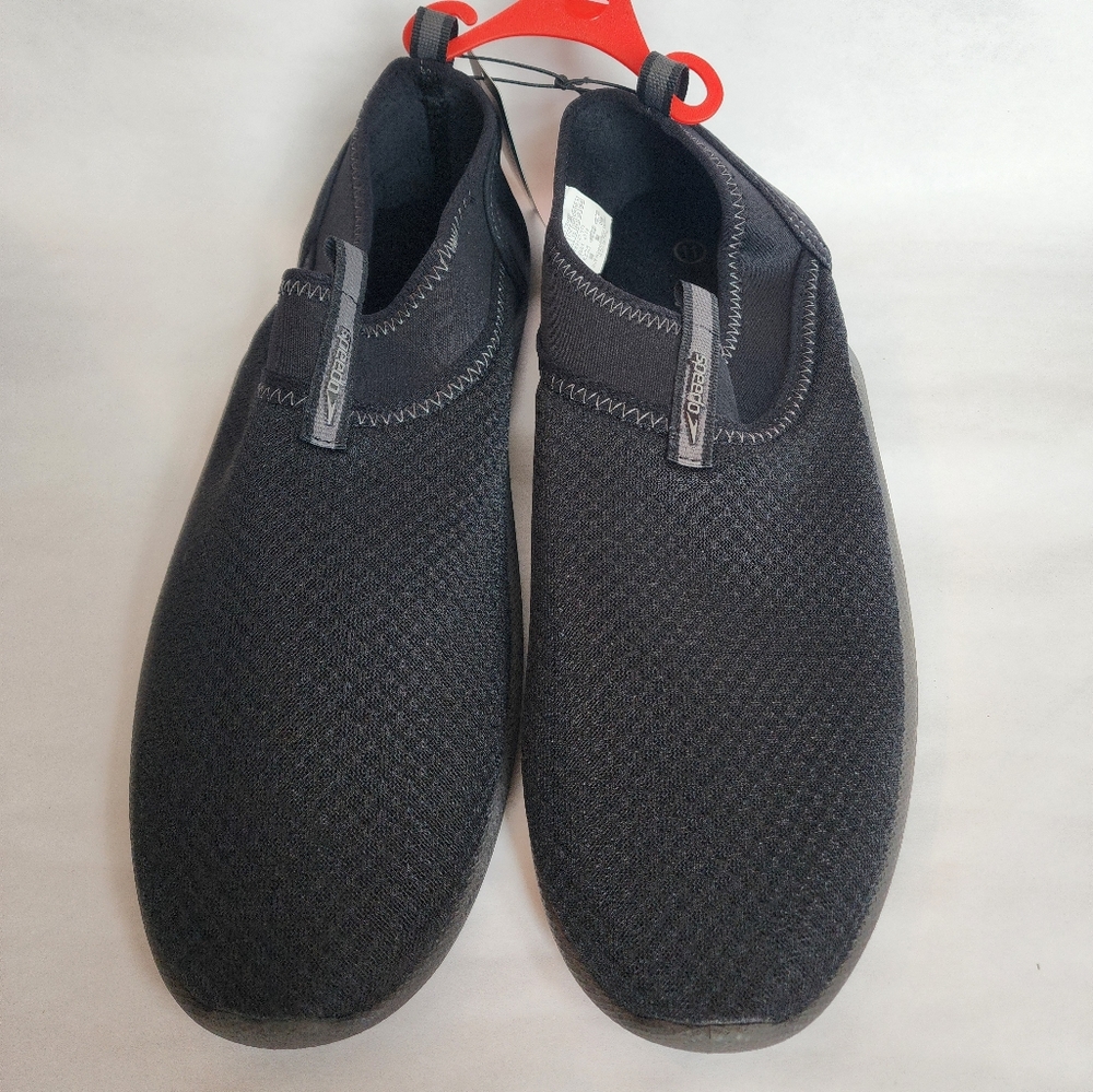 Speedo water shoes - men's size 11; NWT;